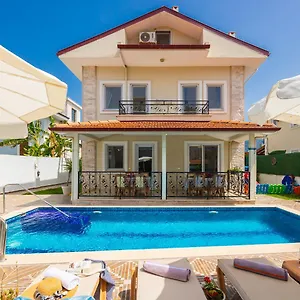  Villa Heyday